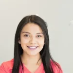 Retrato de Dra. Paola R., Odontología restauradora
